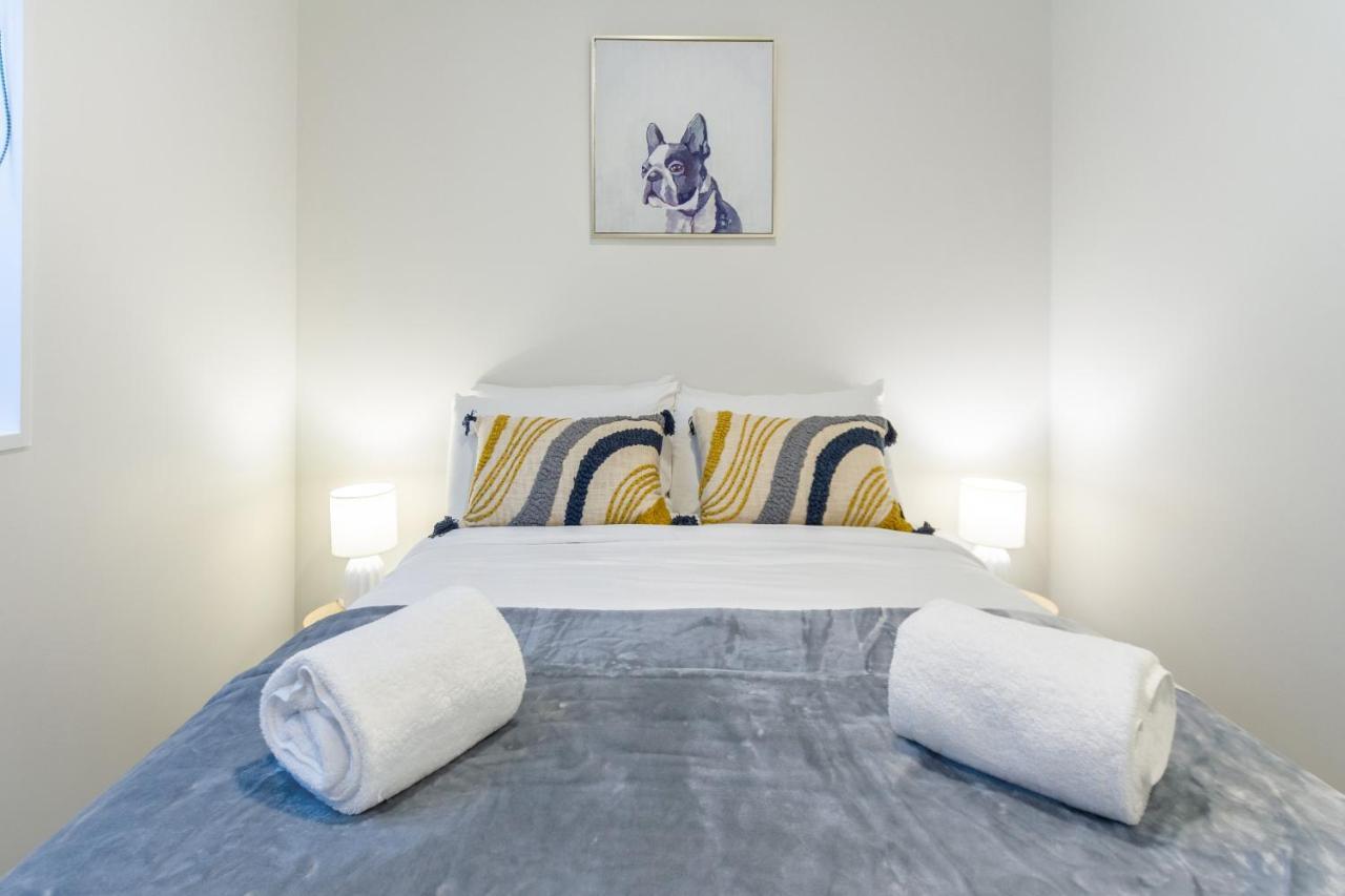 Cozy 3 Bedroom Near Hagley Park W/Garage Christchurch Exteriör bild